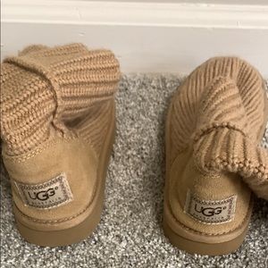 Size 7 Knitted Ugh Boots- great condition